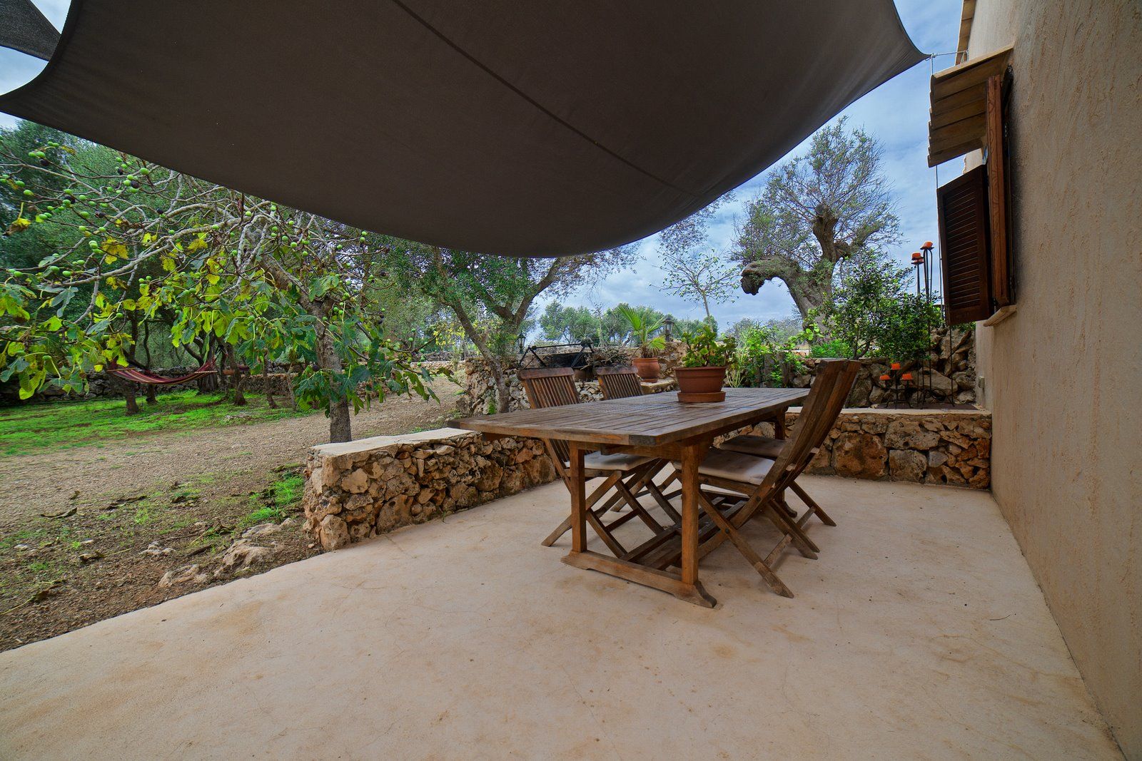 20-2021-Villasyfincasmallorca.jpg Alquiler casa de campo en Sineu con jardín y chimenea
