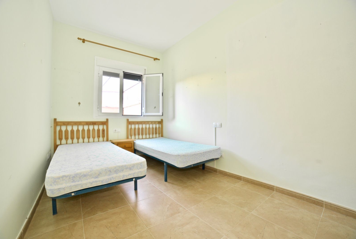 Planta baja con terraza, parking y trastero en Campos