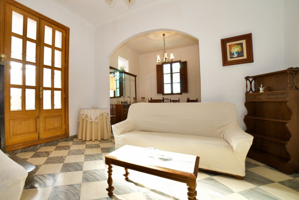 Casa de pueblo en alquiler en Montuïri con garaje, patio y terrazas