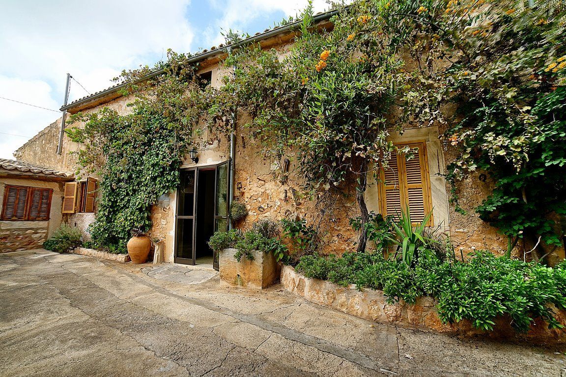 Casa de pueblo con jardín y piscina en alquiler, Es Llombards