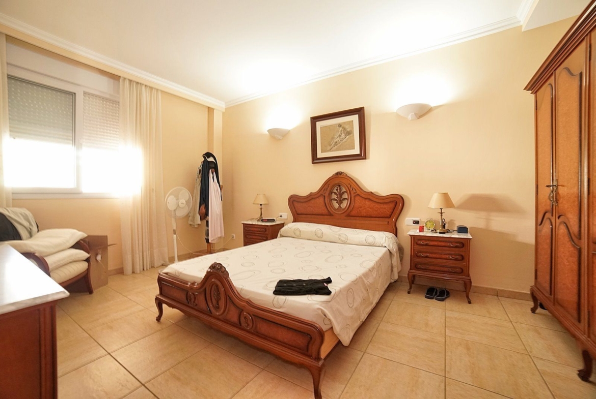 Casa adosada en alquiler con gran jardín en Colonia de Sant Jordi