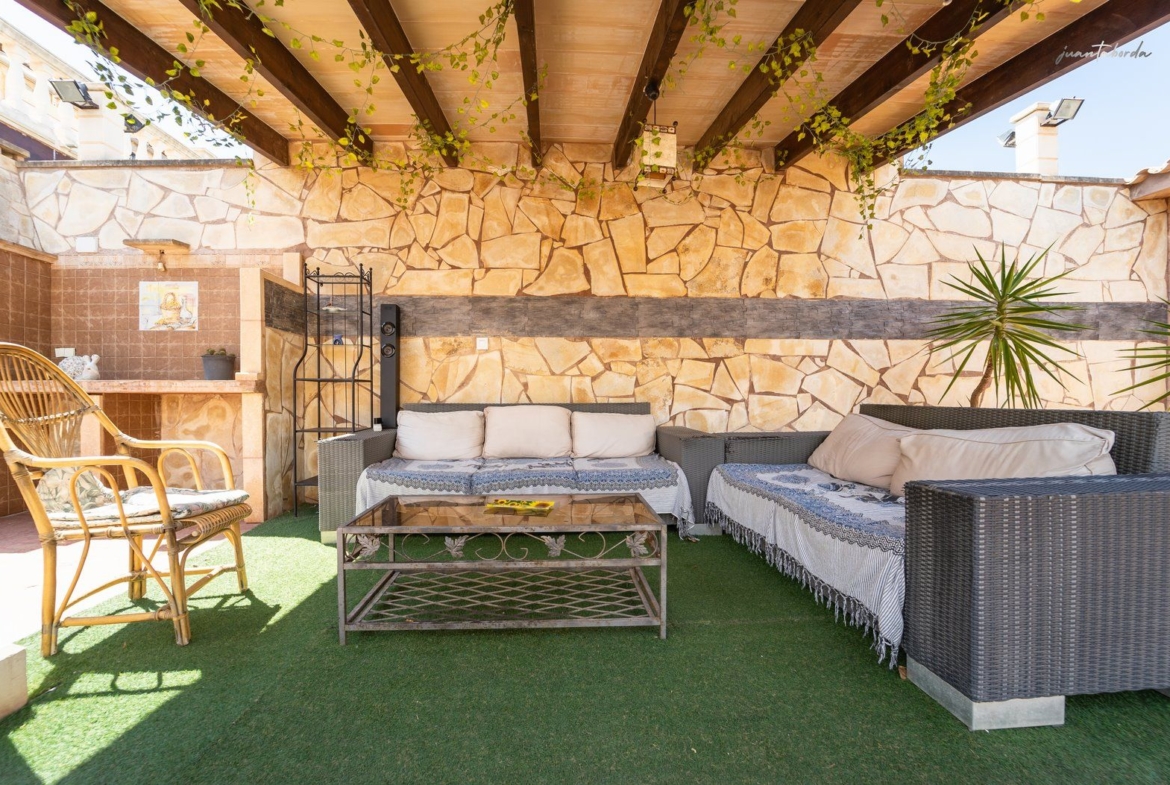Casa con piscina en alquiler en Ses Salines – encanto y confort