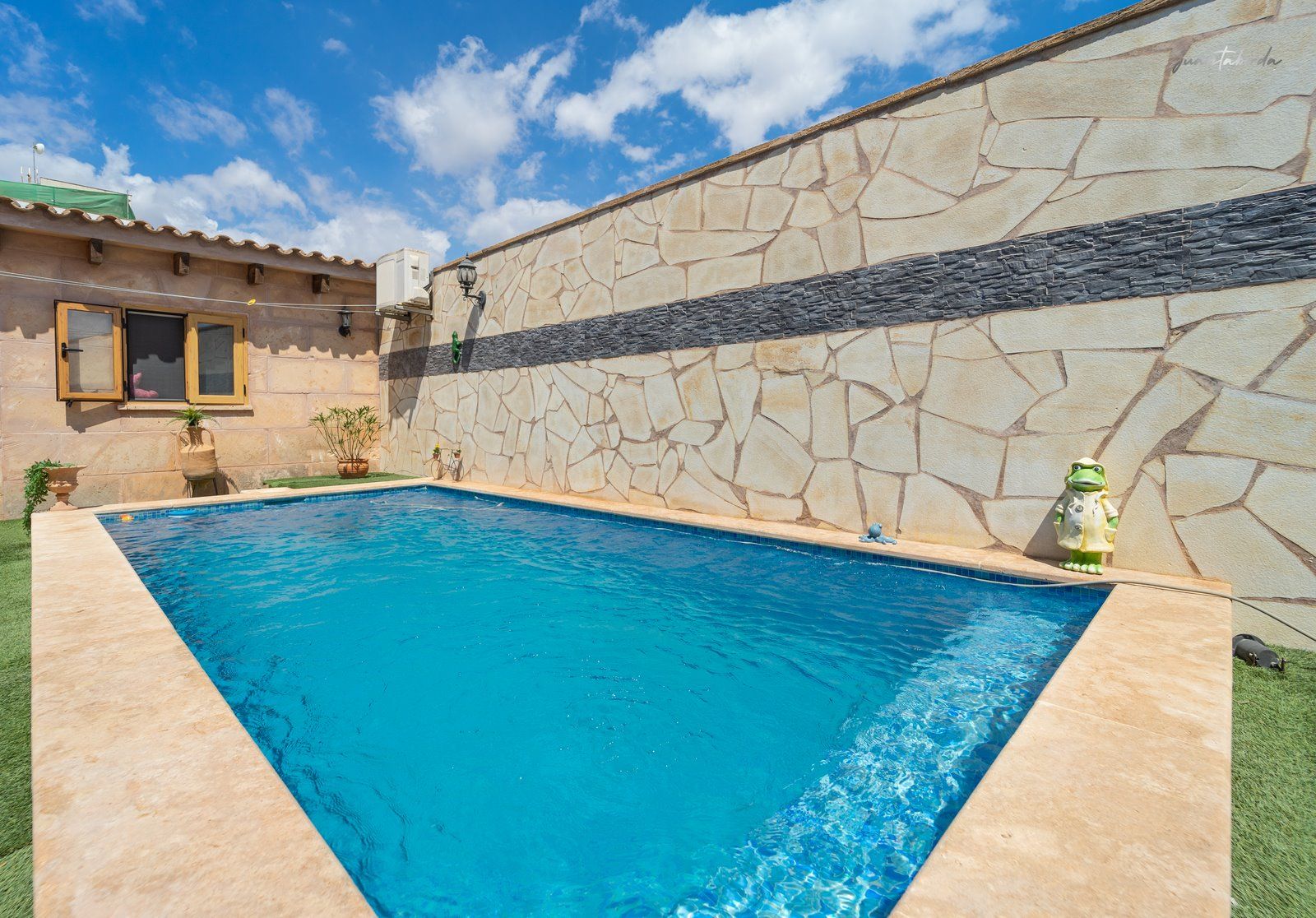 Casa con piscina en alquiler en Ses Salines – encanto y confort