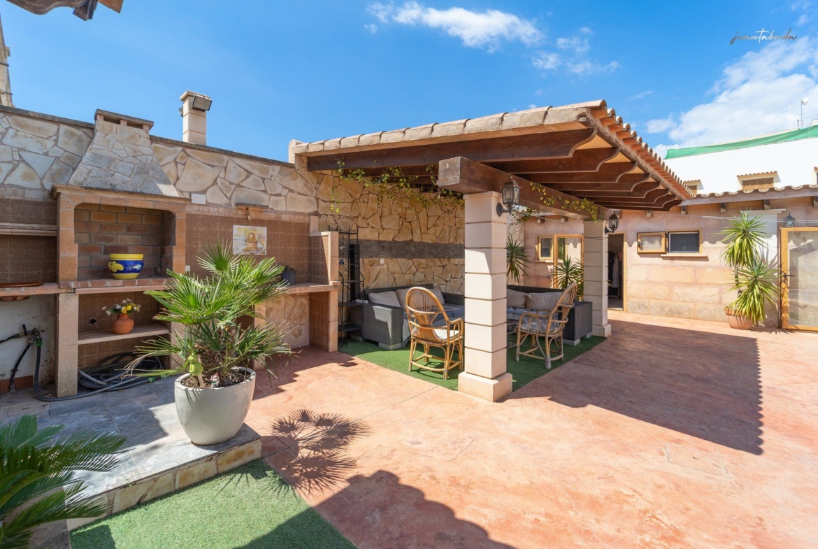 Casa con piscina en alquiler en Ses Salines – encanto y confort
