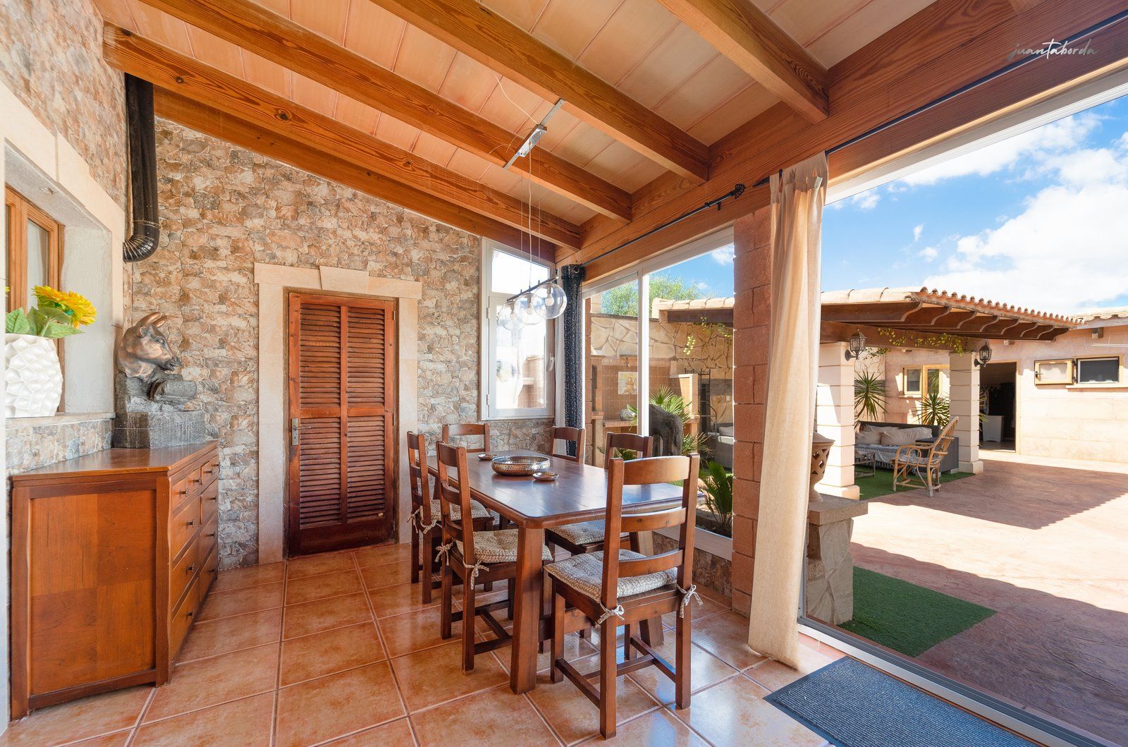 Casa con piscina en alquiler en Ses Salines – encanto y confort