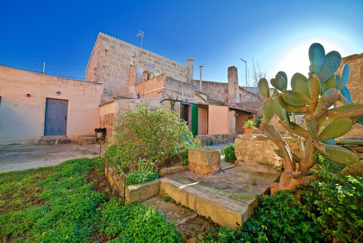 Casa de pueblo con jardín y garaje en Ses Salines