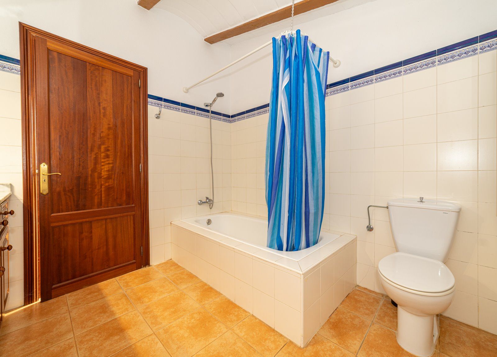 21-1229-Villasyfincasmallorca.jpg Country House with Pool Near C’as Concos, Felanitx