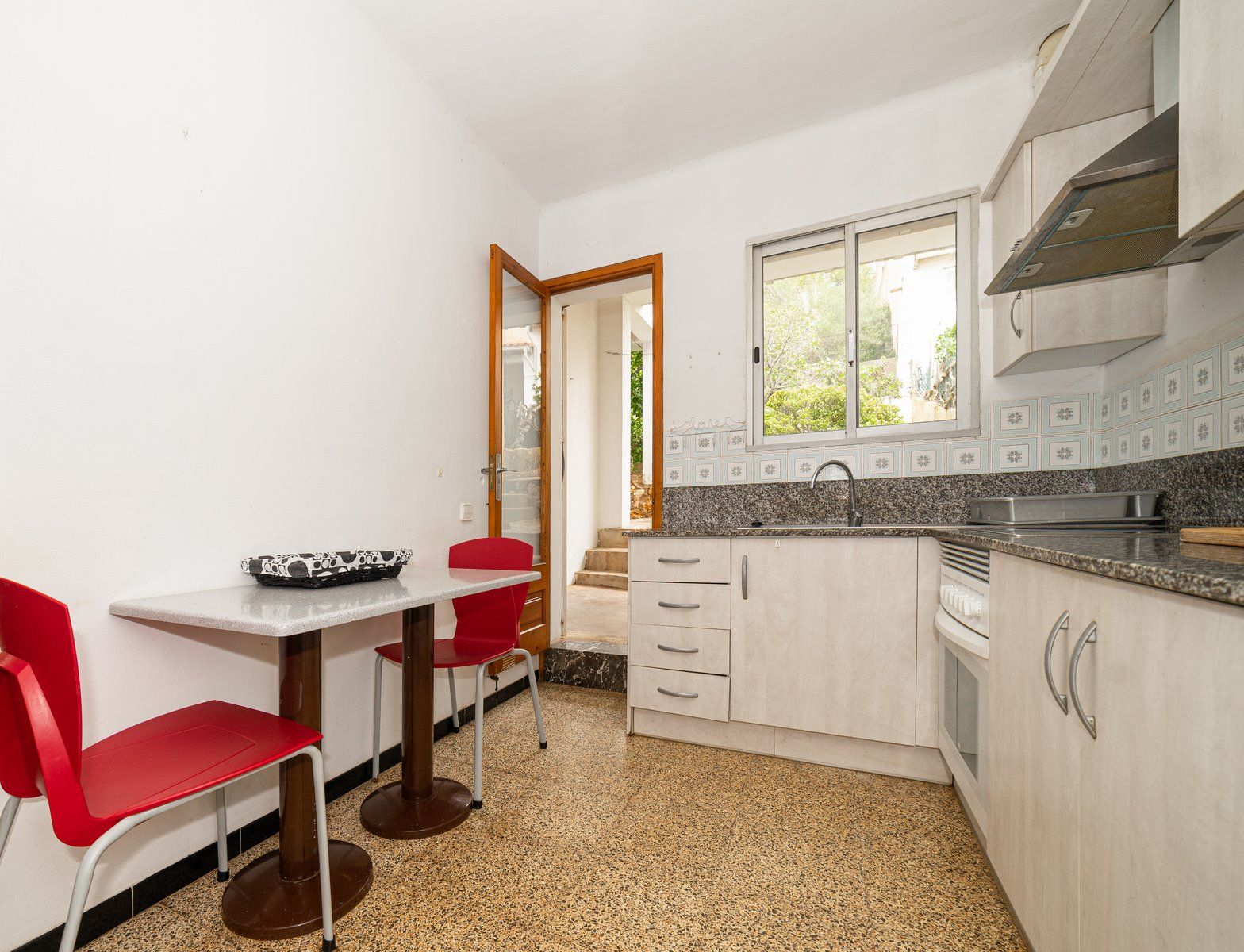 21-1231-Villasyfincasmallorca.jpg Piso en primera línea de mar en Portopetro con jardín y vistas