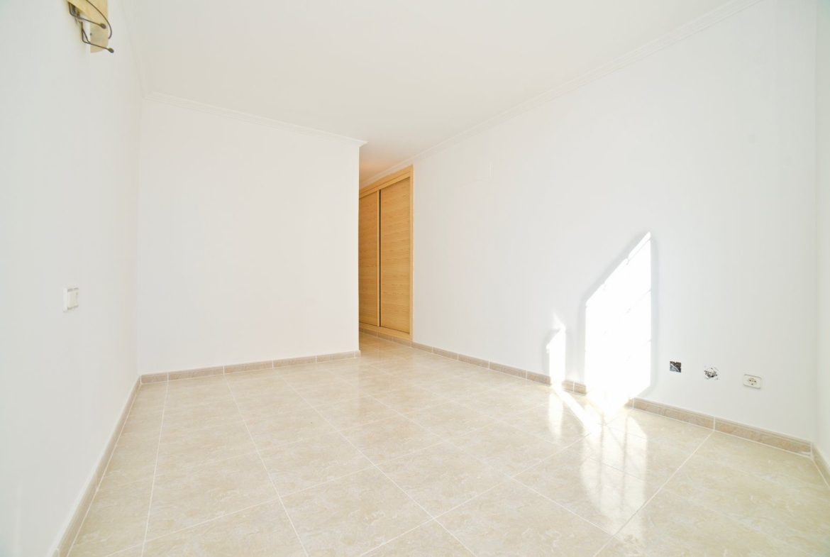 Piso en venta en Campos con gran terraza y 3 habitaciones