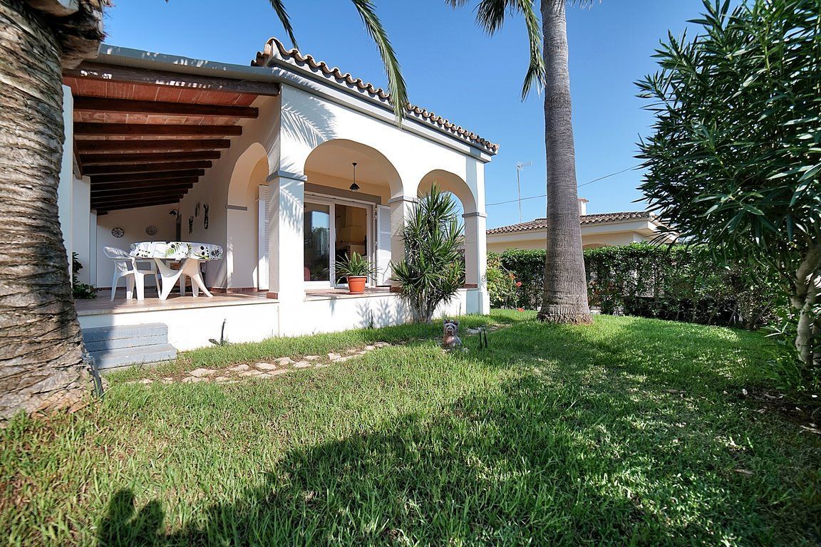 Chalet en Portocristo Novo con piscina y apartamento independiente — 900 m de Cala Anguila