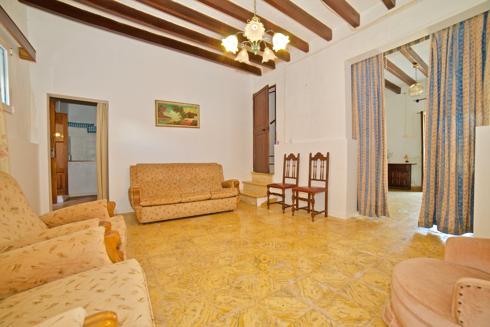 22-1111-Villasyfincasmallorca.jpg Casa de pueblo con patio y 6 dormitorios en Ses Salines
