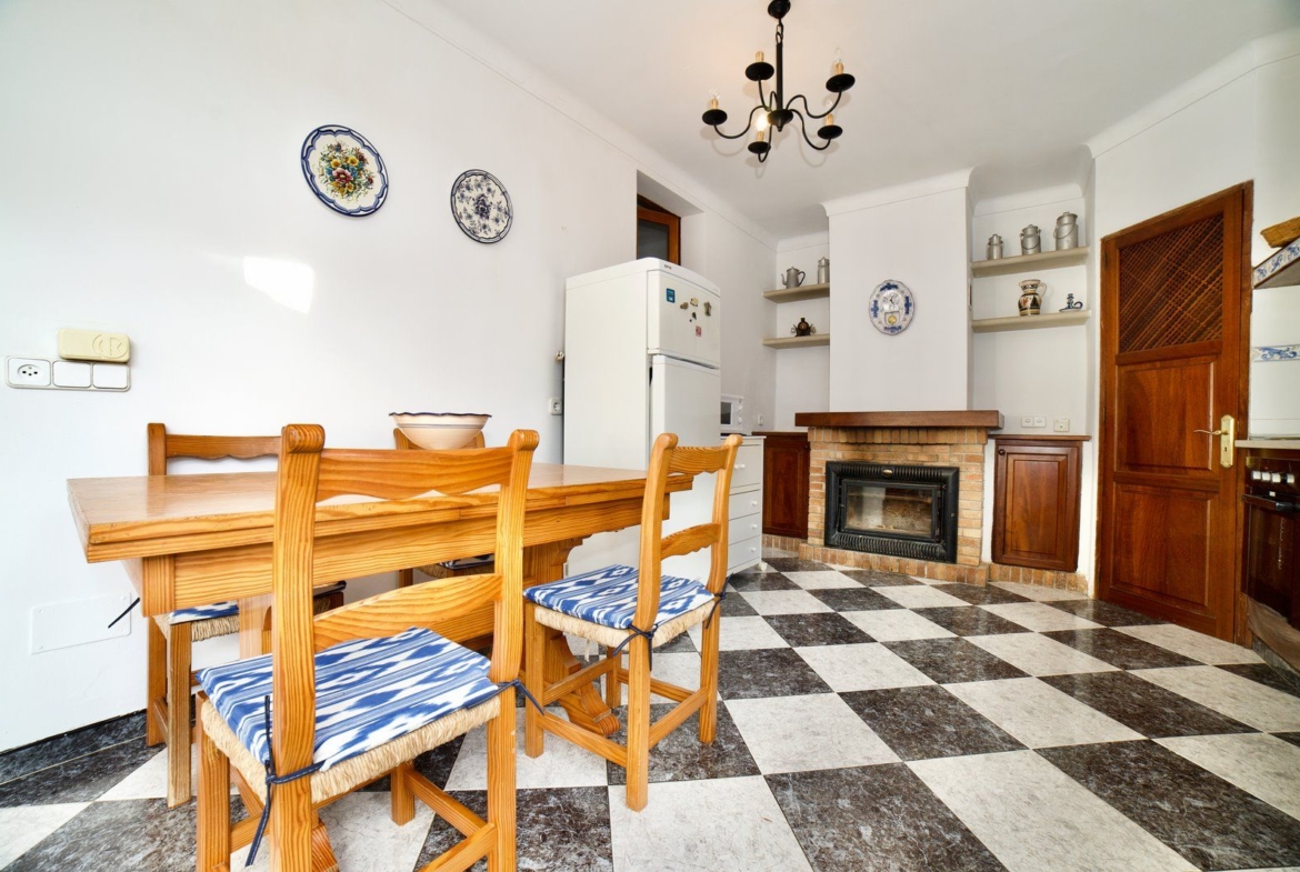 Casa de pueblo en alquiler en Montuïri con garaje, patio y terrazas