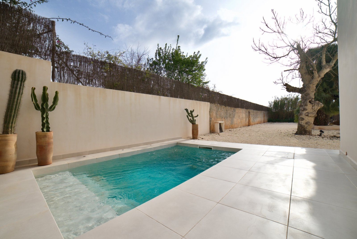Renovated Townhouse with Garden & Pool in Santanyí