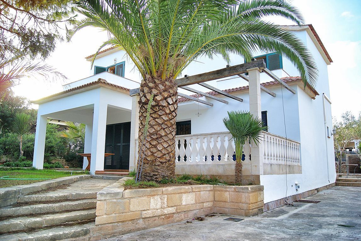 Chalet en venta en Cala Llombards con jardín y terraza