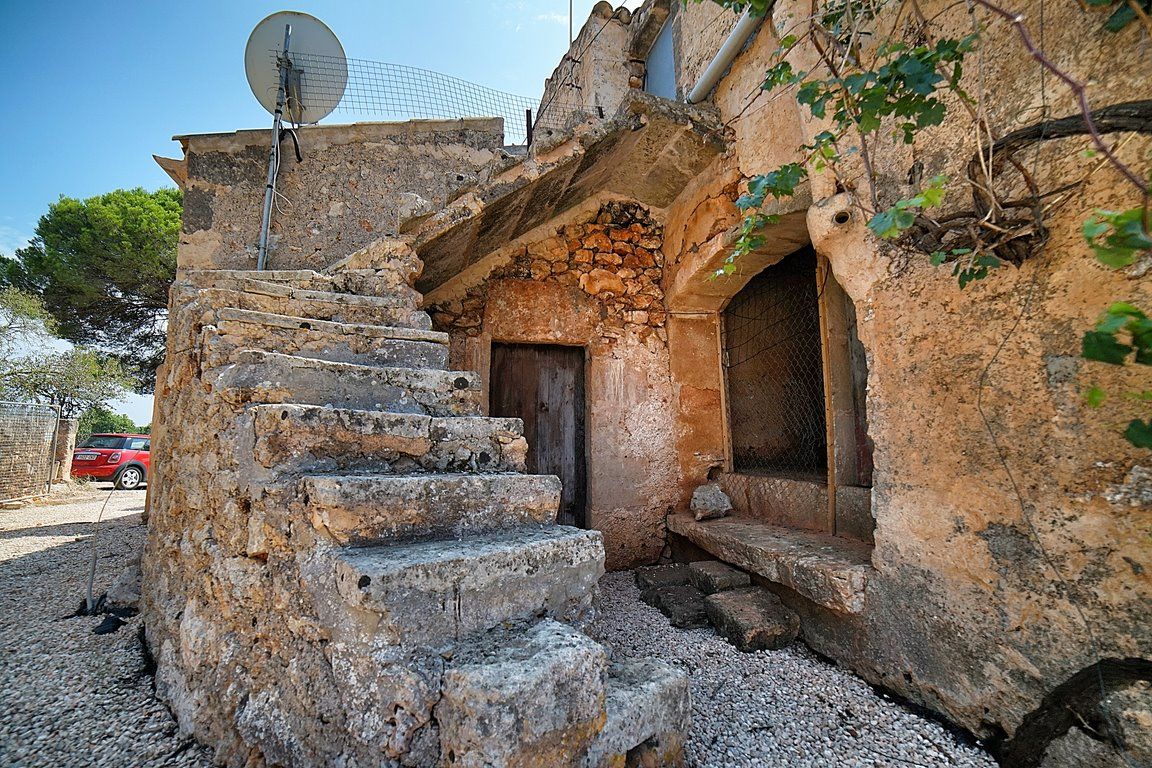 Country House with Pool for Rent Near Santanyí, Mallorca
