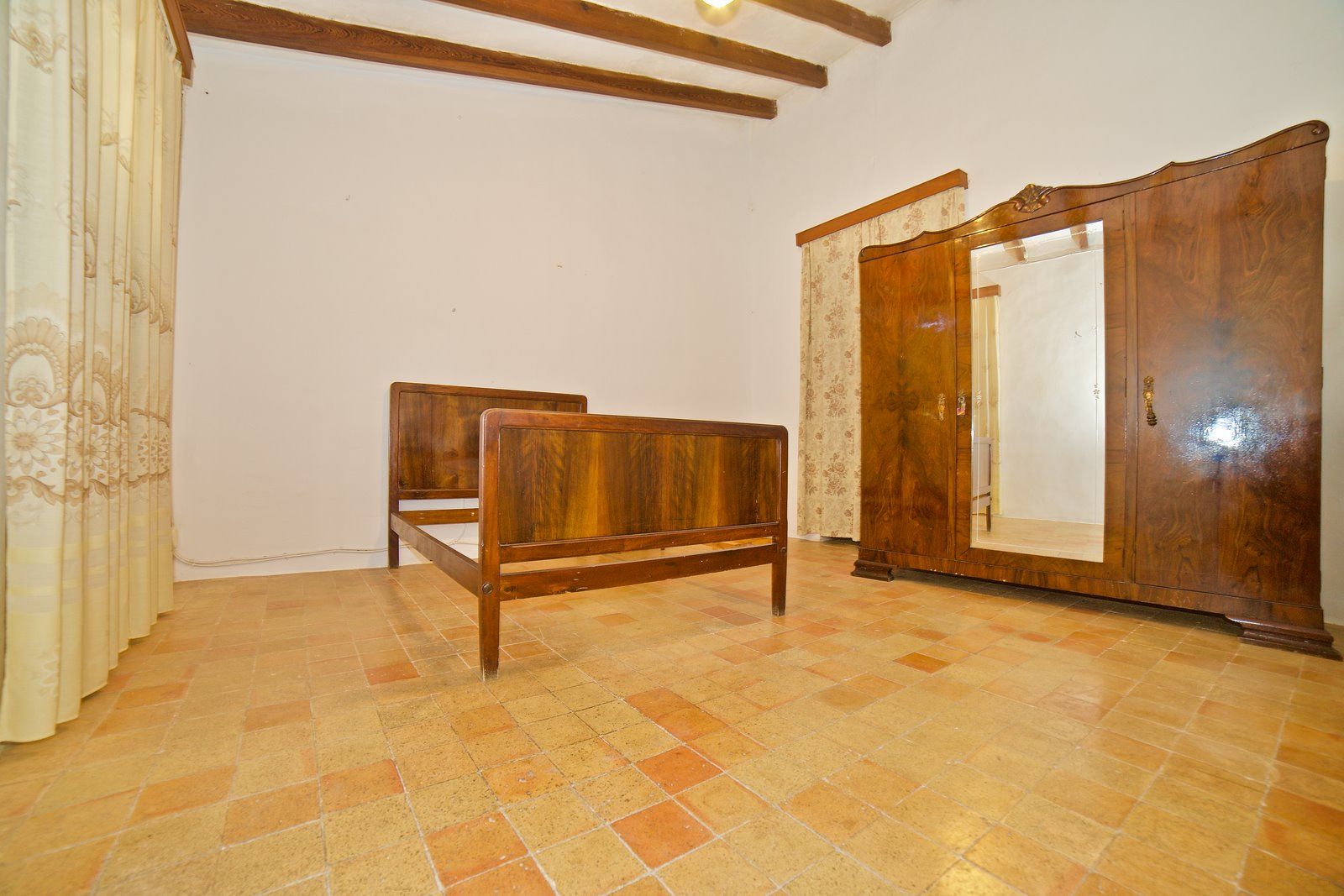 23-1111-Villasyfincasmallorca.jpg Casa de pueblo con patio y 6 dormitorios en Ses Salines