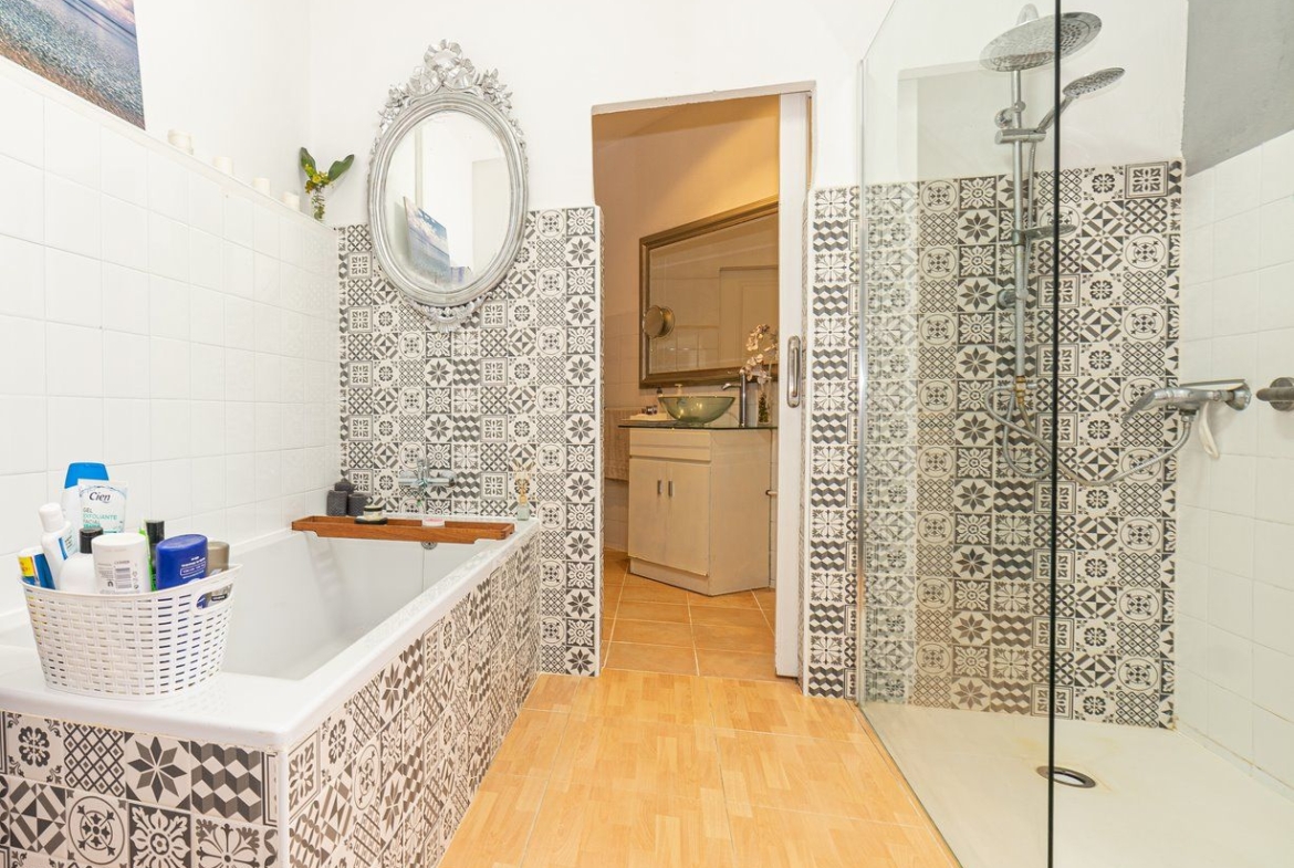 Dorfhaus mit Patio in Ses Salines, 5 Schlafzimmer, 216 m²