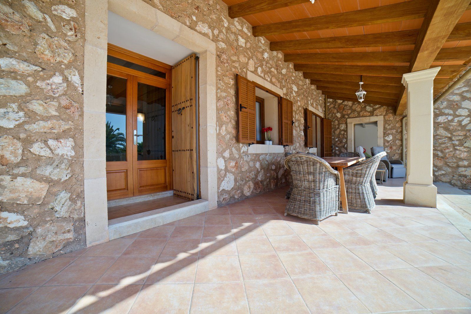 23-2009-Villasyfincasmallorca.jpg Country House with Pool for Rent Near Campos, Mallorca