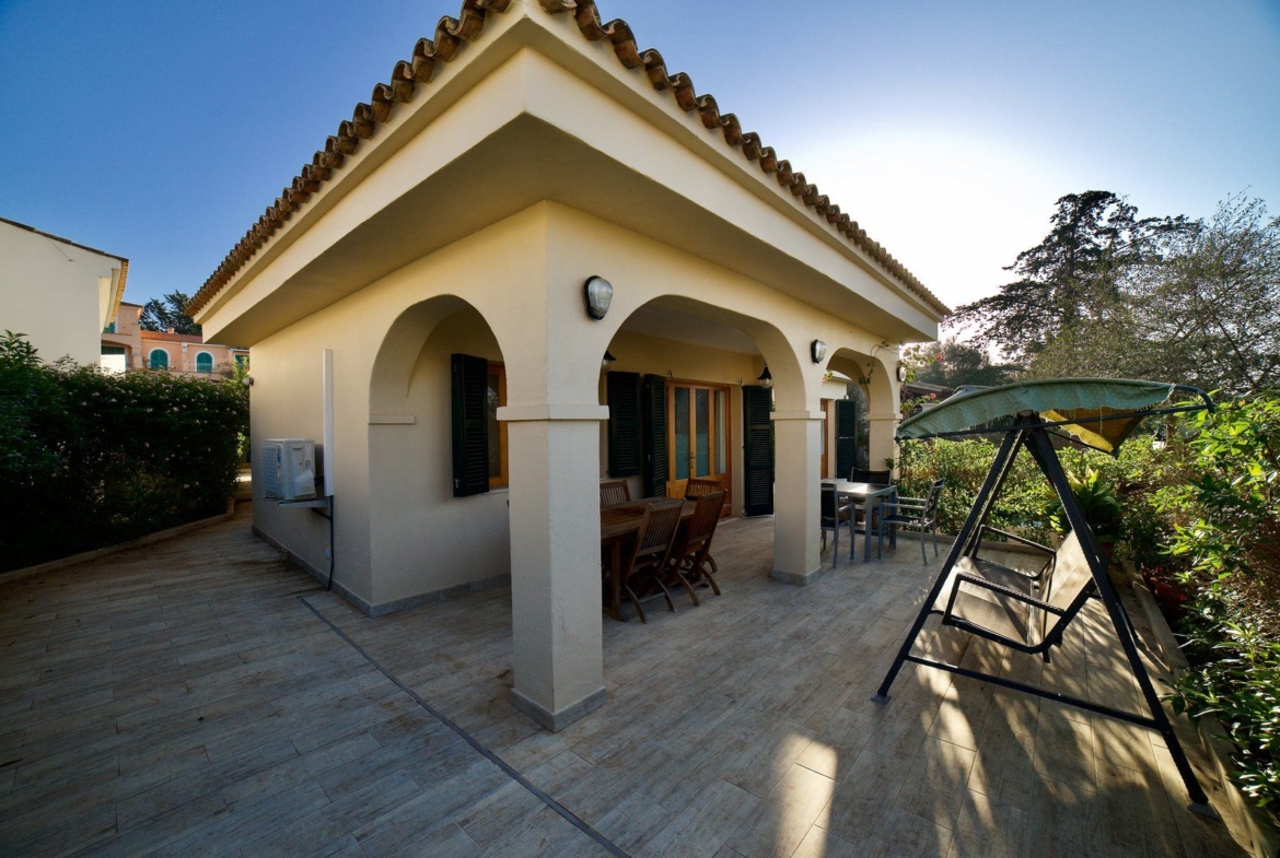 Chalet with Private Pool for Rent in Cala Anguila, Mallorca