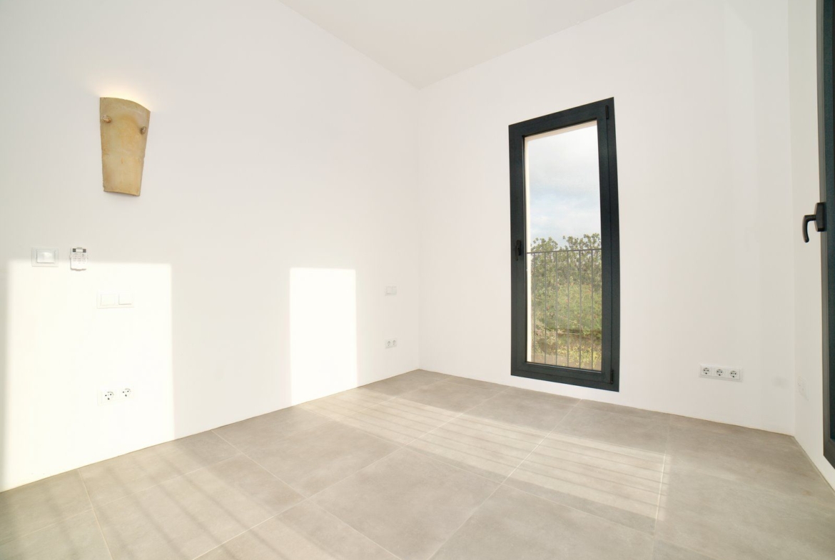 Renovated Townhouse with Garden & Pool in Santanyí