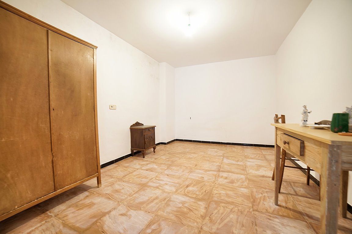 Casa de pueblo en Es Llombards con jardín y gran potencial