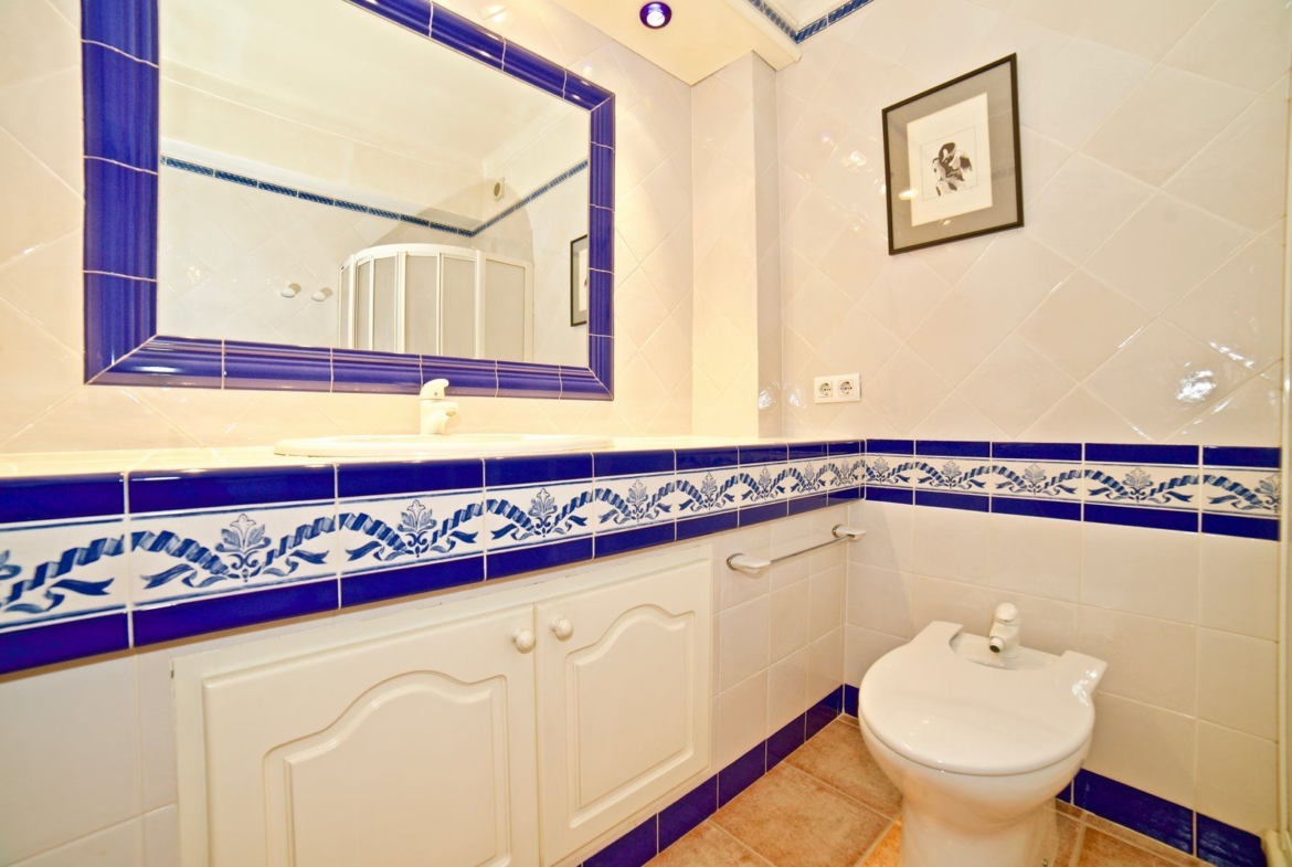 Furnished Apartment with Terrace & Mountain Views for Rent in Montuïri