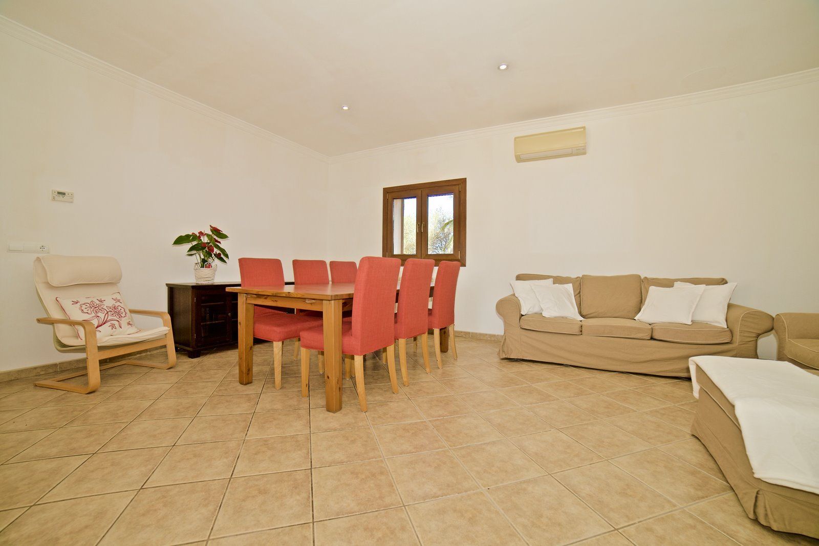Country Home for Rent with Private Pool Near Campos
