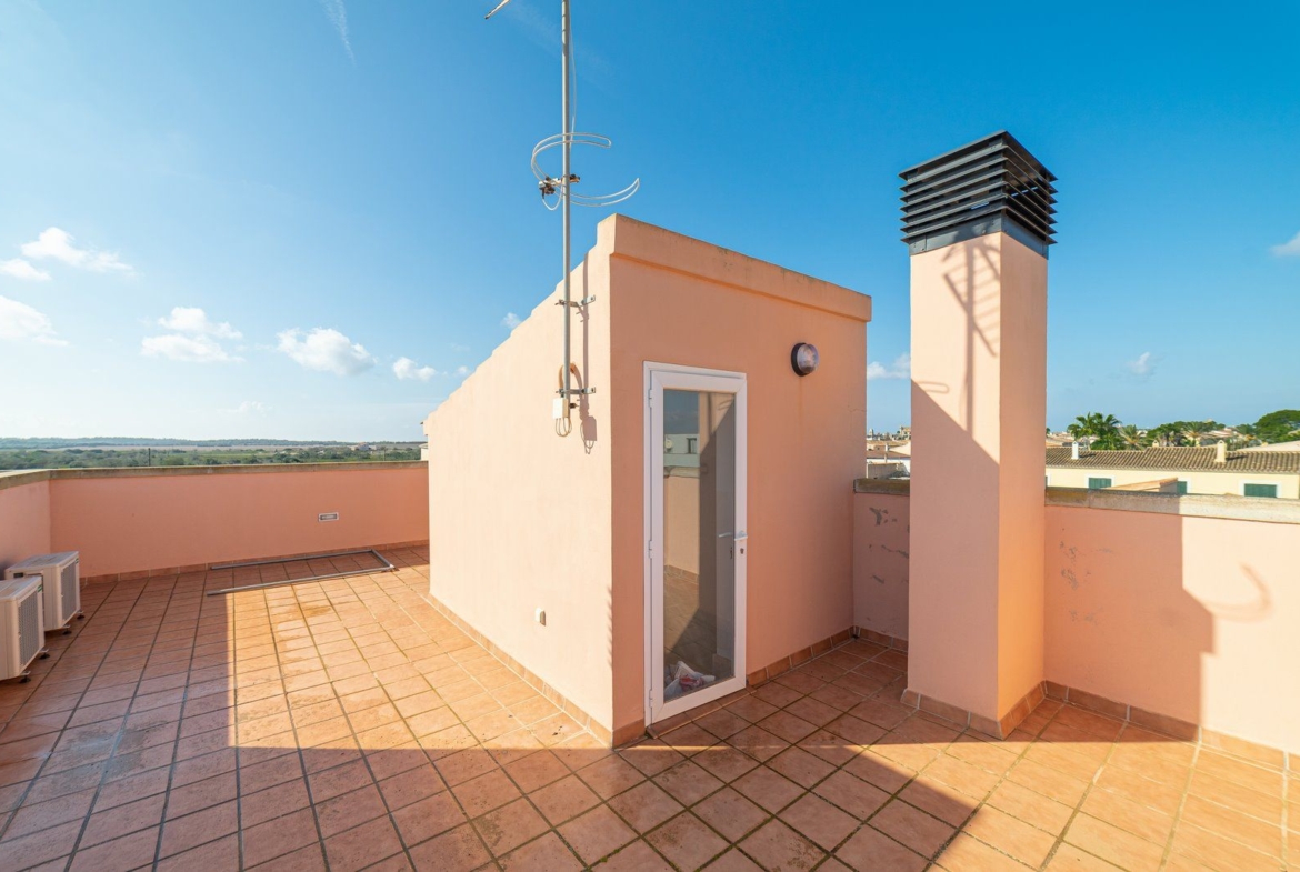 Geräumiges Haus mit Garten in Ses Salines, 4 Schlafzimmer