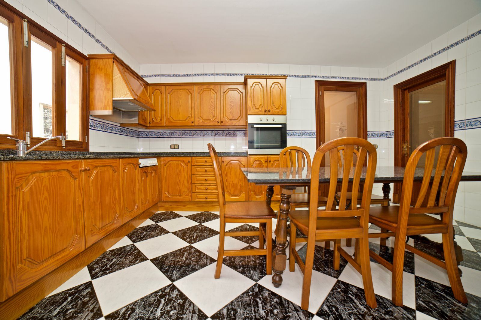 24-2008-Villasyfincasmallorca.jpg Alquiler planta baja señorial en Campos: 182 m² con historia