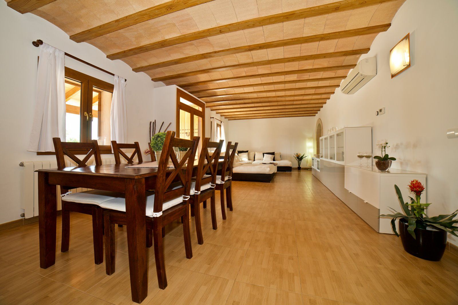 24-2009-Villasyfincasmallorca.jpg Country House with Pool for Rent Near Campos, Mallorca