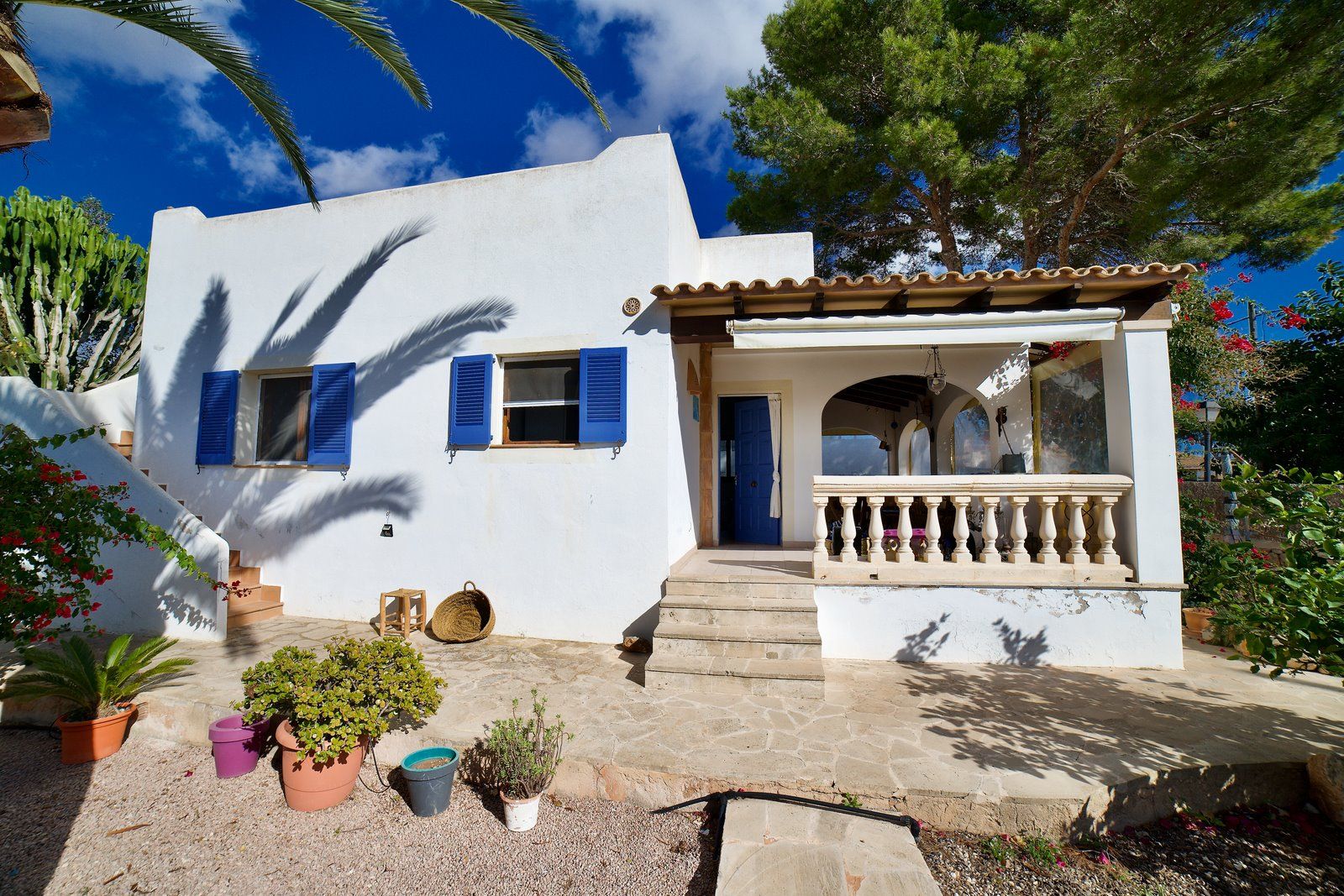24-2033-Villasyfincasmallorca.jpeg Chalet amueblado en alquiler cerca de Cala Santanyí con jardín