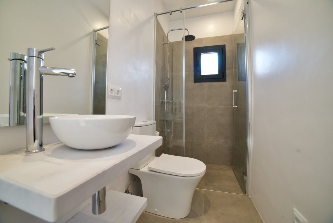 Renovated Townhouse with Garden & Pool in Santanyí