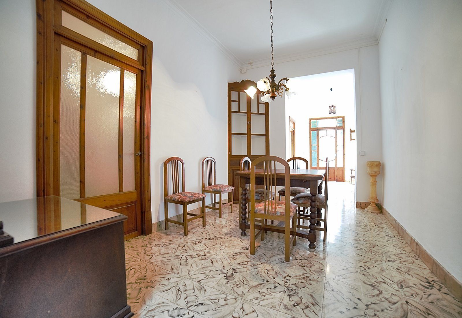 24-Villasyfincasmallorca-4.jpg Casa de pueblo en alquiler en Es Llombards con patio y chimenea