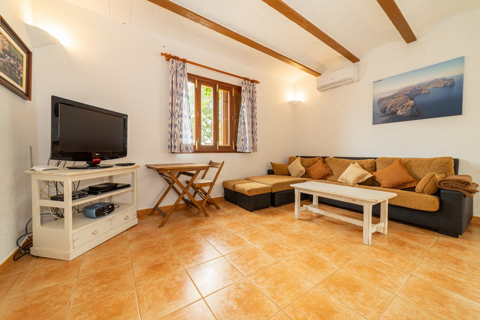 25-1229-Villasyfincasmallorca.jpg Country House with Pool Near C’as Concos, Felanitx