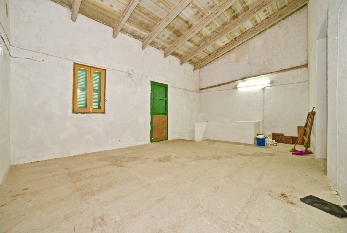 Village House for Rent in Campos with Courtyard and Terrace