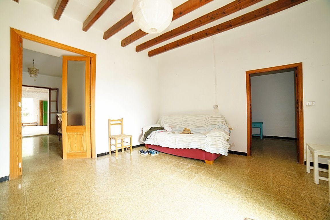 Casa de pueblo con jardín y piscina en alquiler, Es Llombards