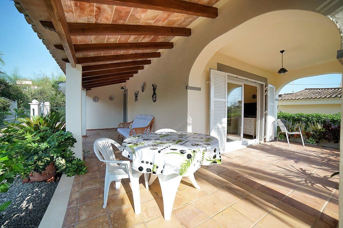 Chalet en Portocristo Novo con piscina y apartamento independiente — 900 m de Cala Anguila