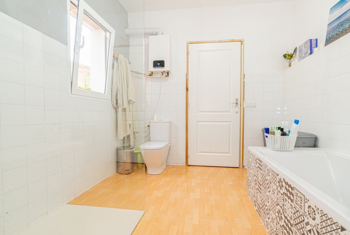 Dorfhaus mit Patio in Ses Salines, 5 Schlafzimmer, 216 m²
