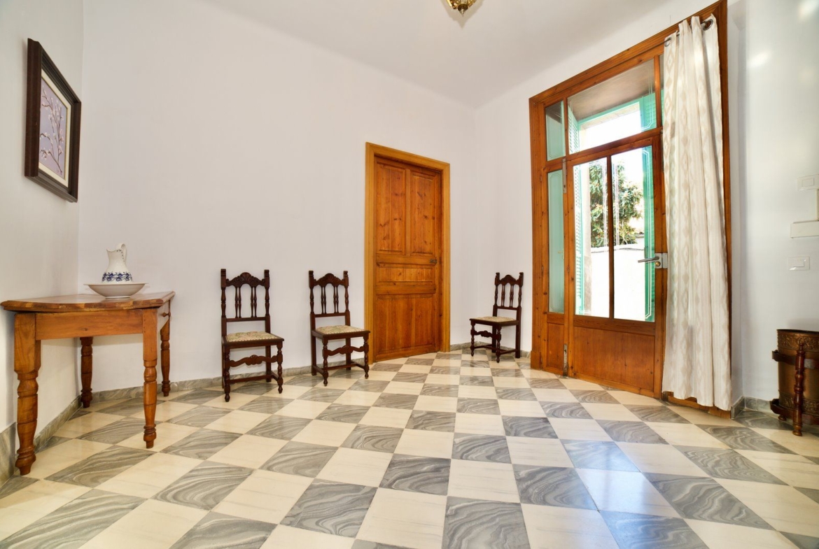 Casa de pueblo en alquiler en Montuïri con garaje, patio y terrazas