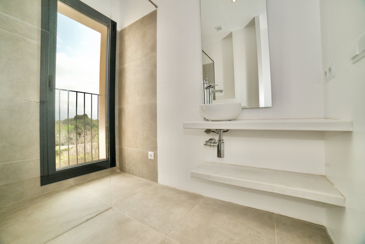 Renovated Townhouse with Garden & Pool in Santanyí