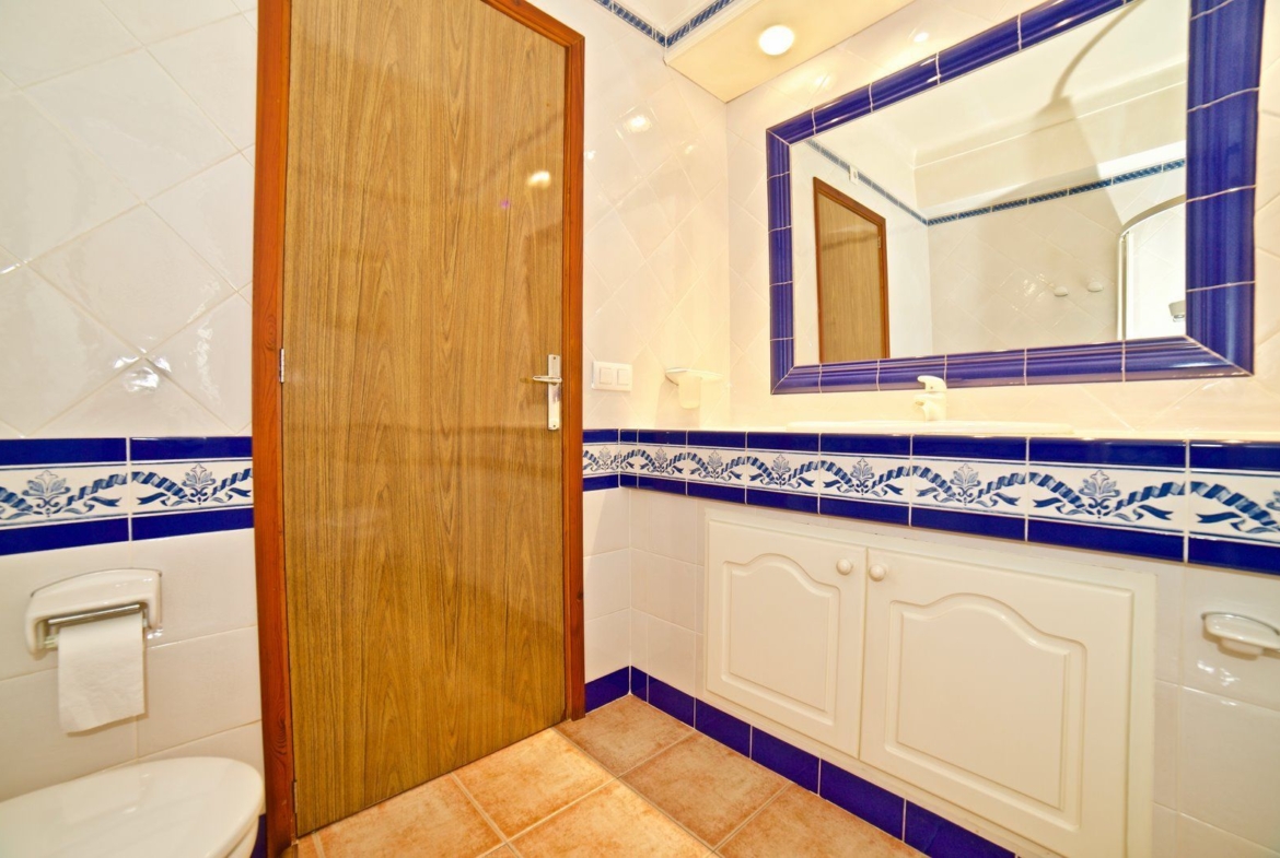 Furnished Apartment with Terrace & Mountain Views for Rent in Montuïri