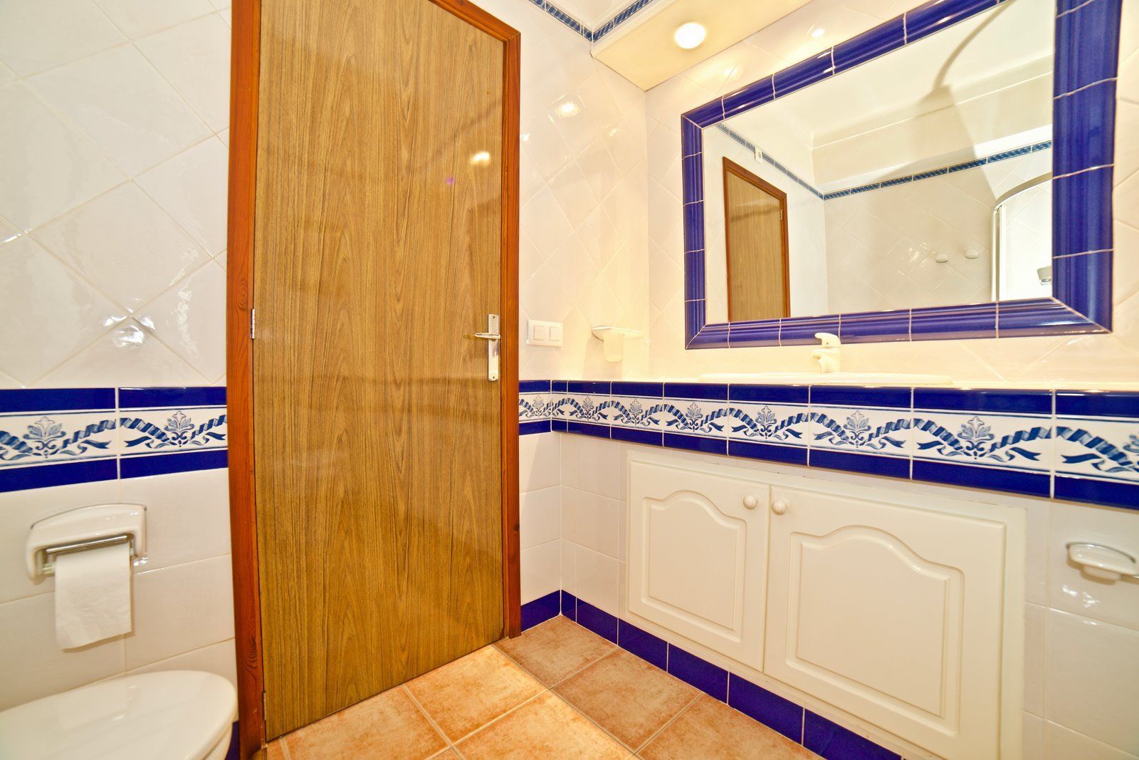 Furnished Apartment with Terrace & Mountain Views for Rent in Montuïri