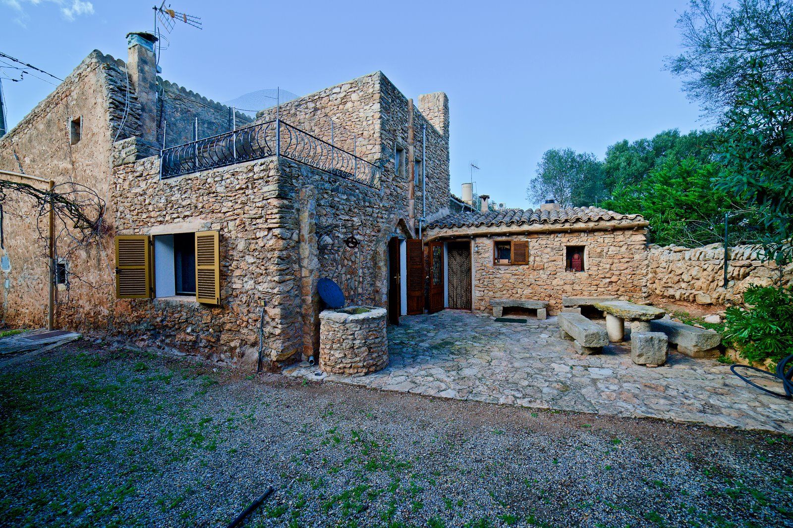 27-1180-Villasyfincasmallorca.jpg Charming Village House for Rent in Ses Salines with Garden