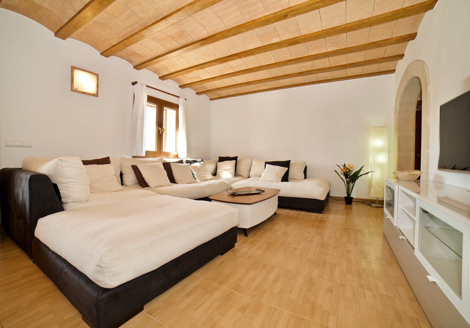 27-2009-Villasyfincasmallorca.jpg Country House with Pool for Rent Near Campos, Mallorca