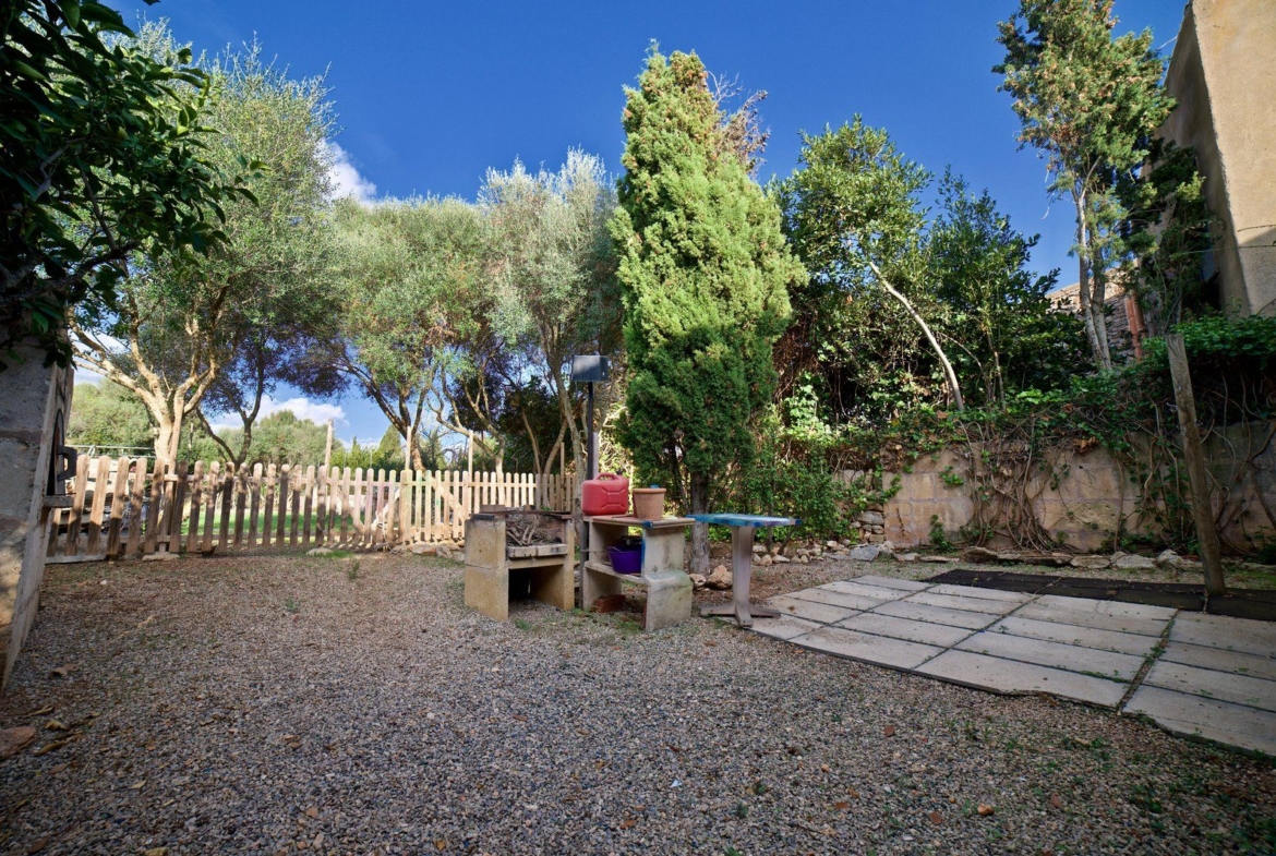 Charming House with Large Garden for Rent in Ses Salines