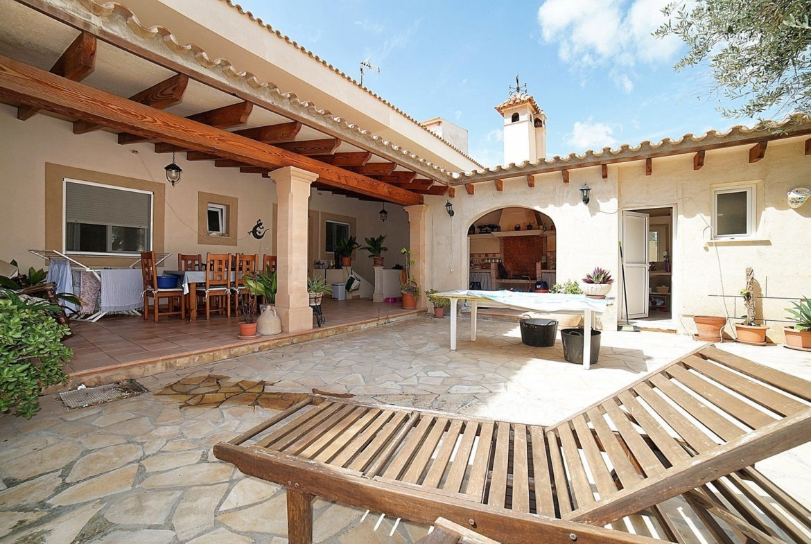 Casa adosada en alquiler con gran jardín en Colonia de Sant Jordi