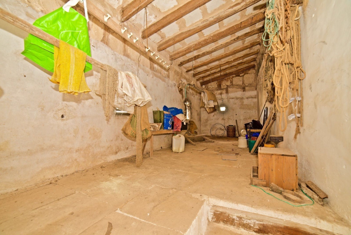 Casa de pueblo con patio y 6 dormitorios en Ses Salines