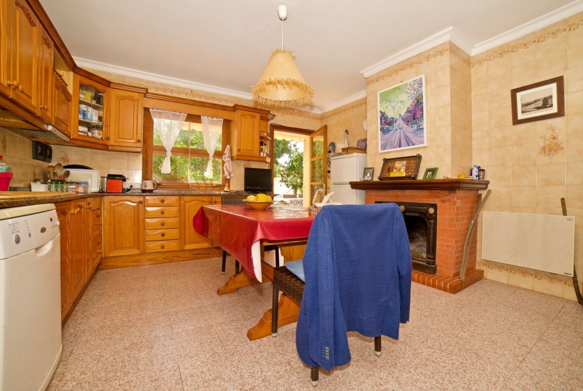 Haus mit Garten & Kamin zum Kauf in s’Estanyol, Mallorca