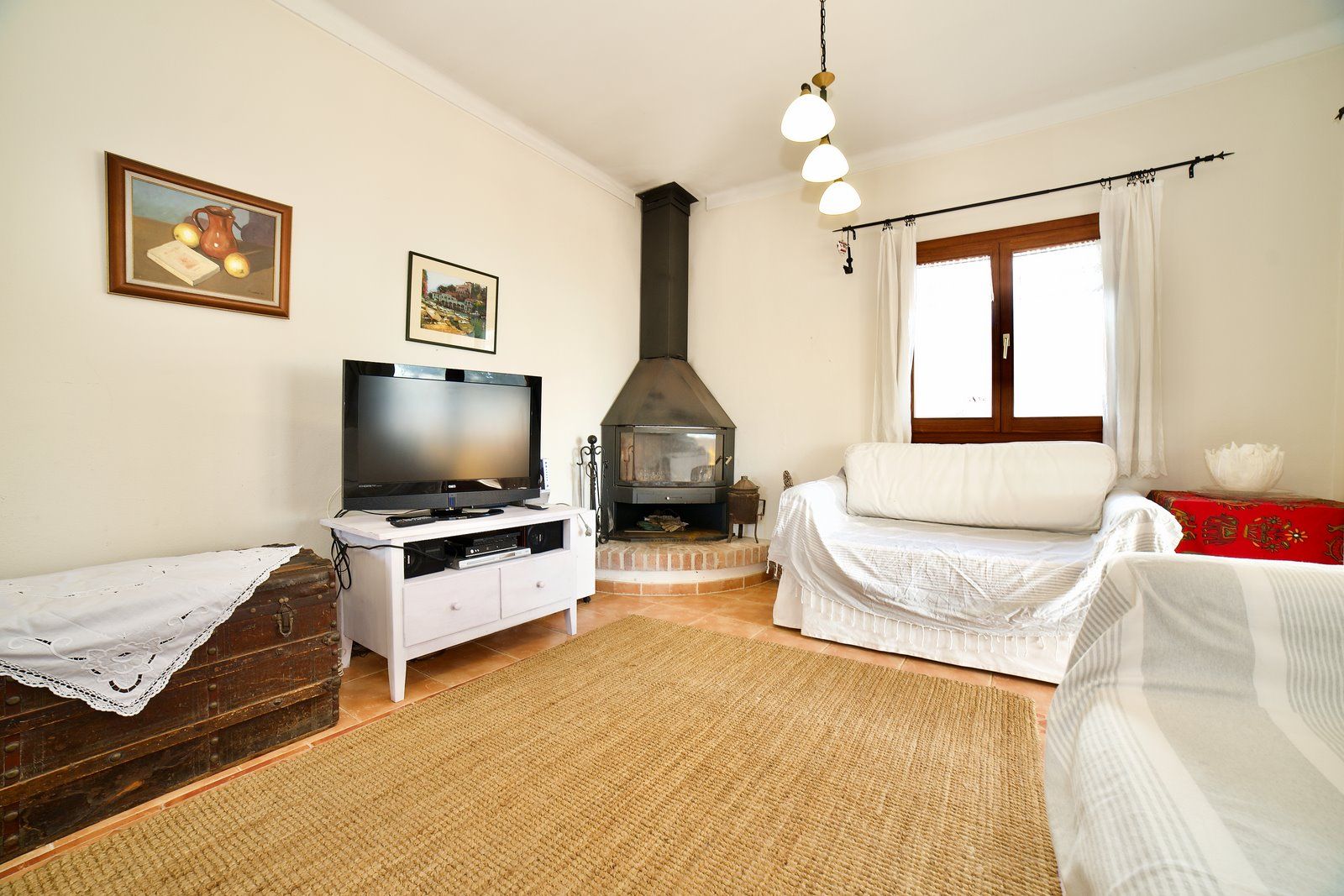 28-2033-Villasyfincasmallorca.jpeg Chalet amueblado en alquiler cerca de Cala Santanyí con jardín