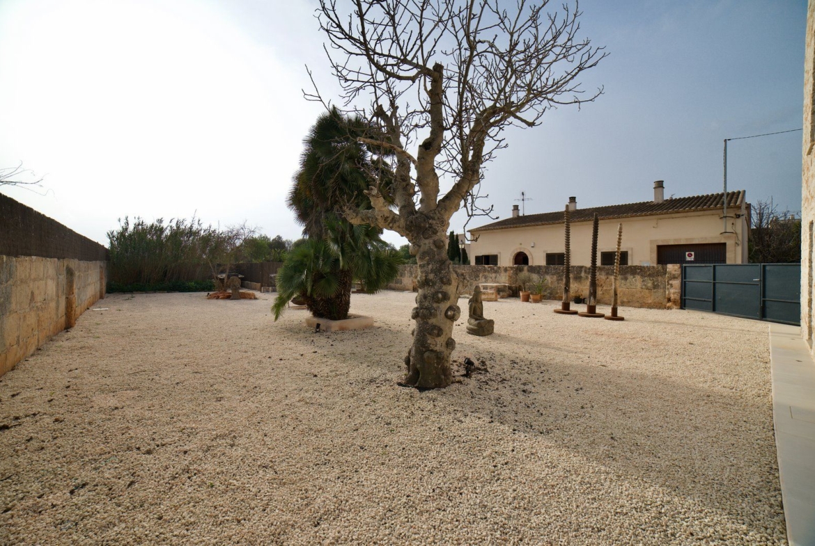 Renovated Townhouse with Garden & Pool in Santanyí